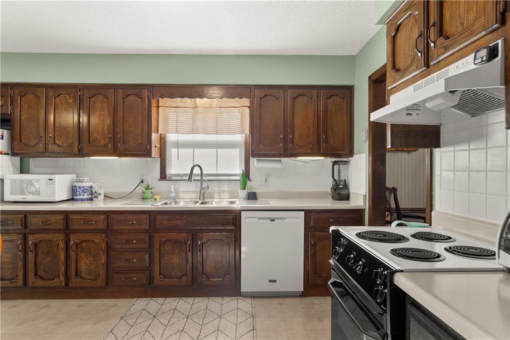 404 NE Locust Drive — photo 10