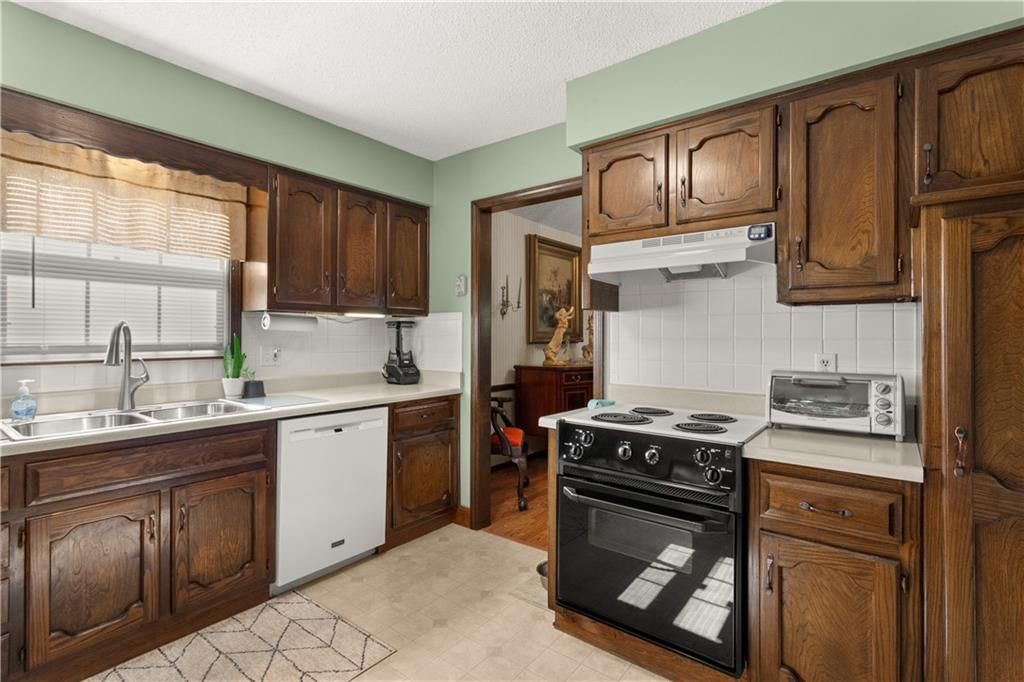 404 NE Locust Drive — photo 11