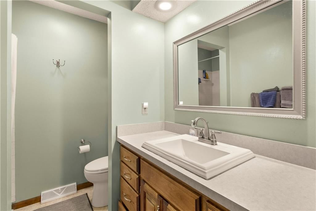 404 NE Locust Drive — photo 16