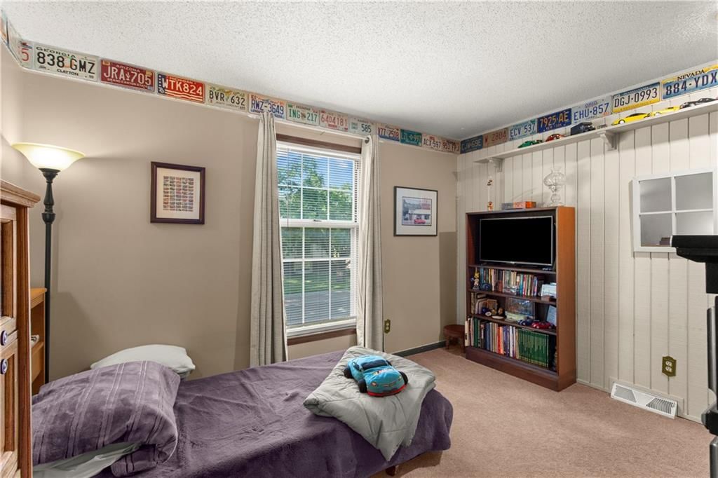 404 NE Locust Drive — photo 17