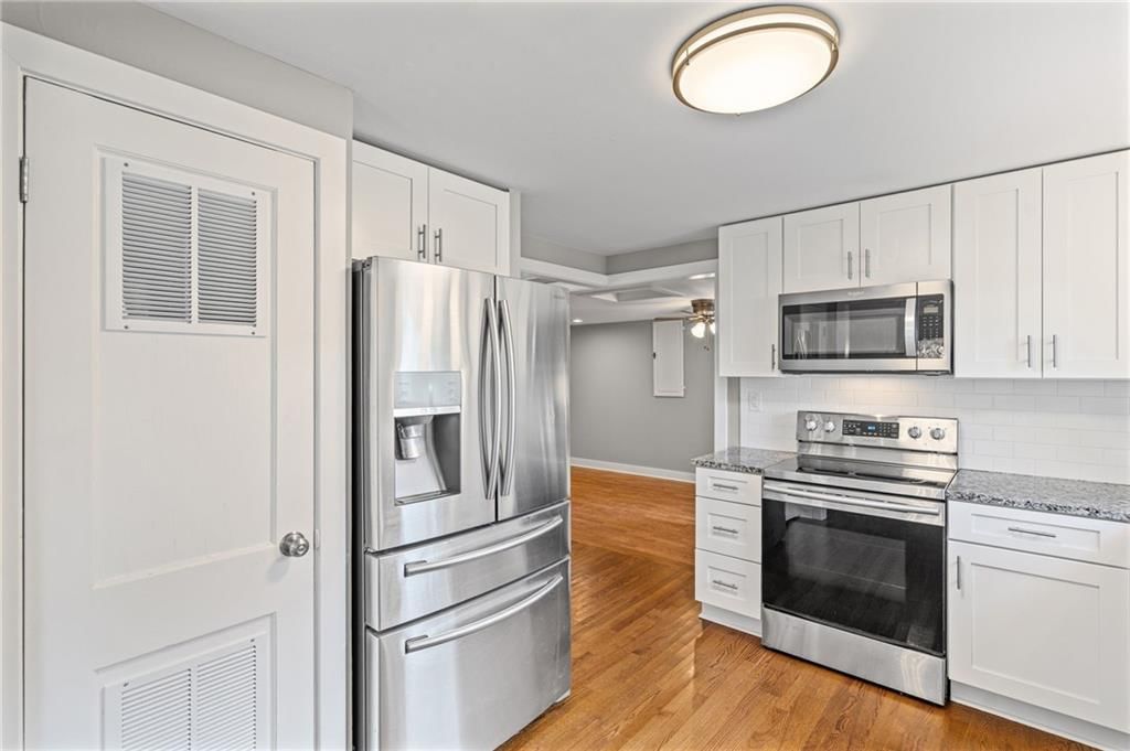 8123 Valley View Drive — photo 11