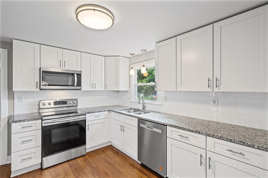 8123 Valley View Drive — photo 12