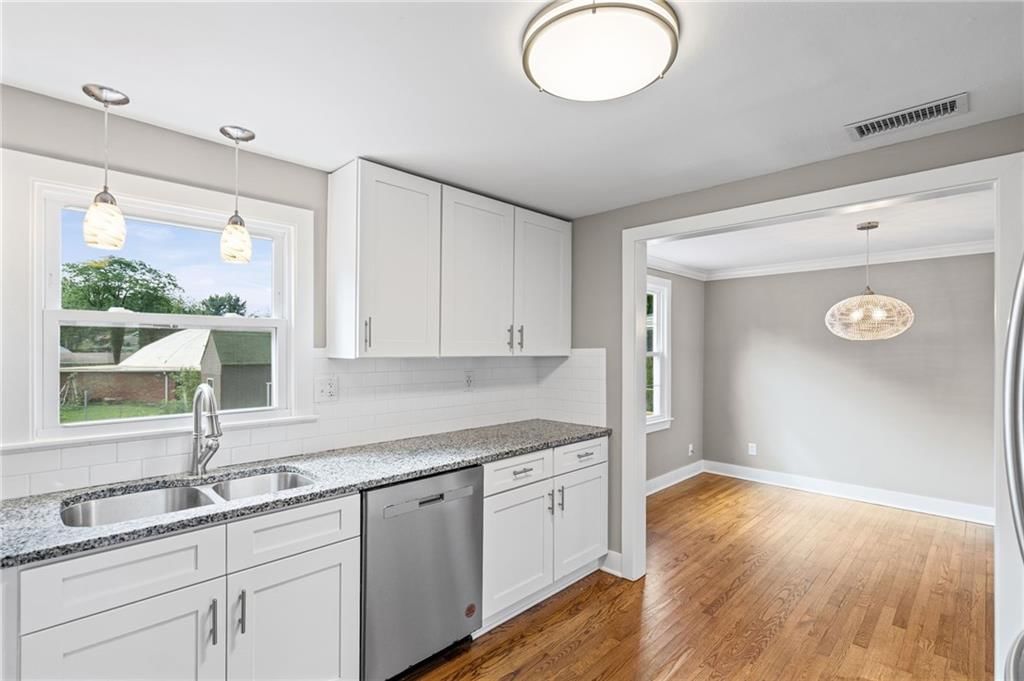8123 Valley View Drive — photo 13