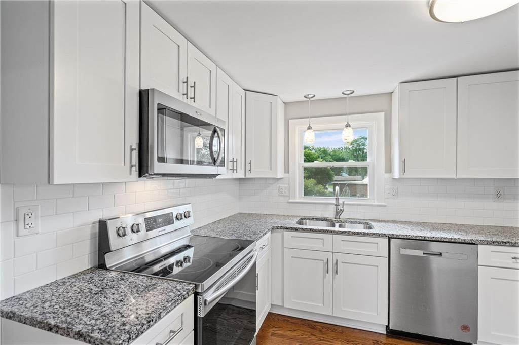 8123 Valley View Drive — photo 14