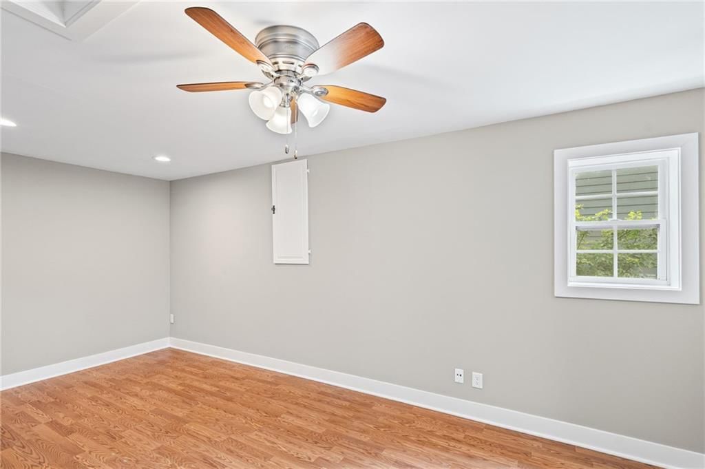 8123 Valley View Drive — photo 15