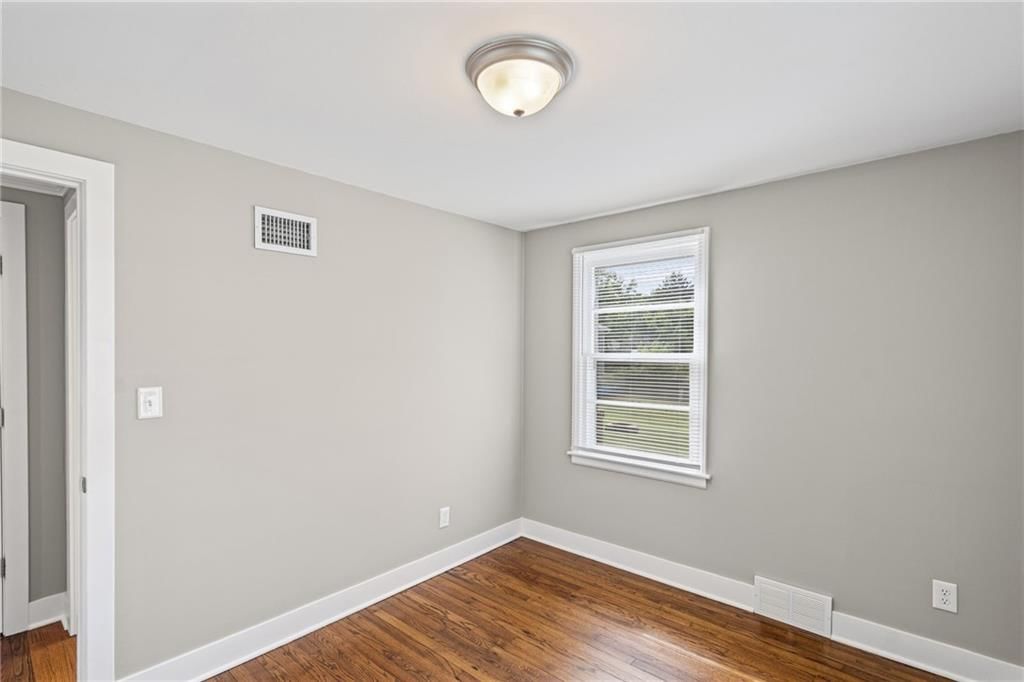 8123 Valley View Drive — photo 19