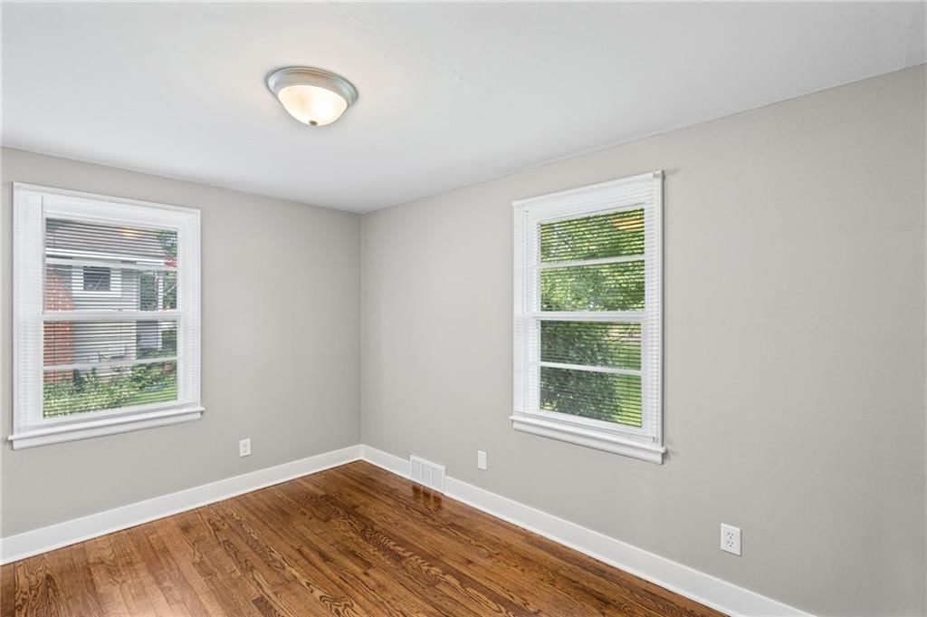 8123 Valley View Drive — photo 23