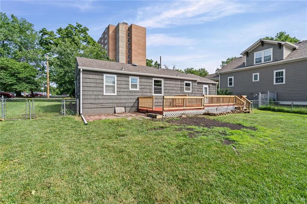 8123 Valley View Drive — photo 27