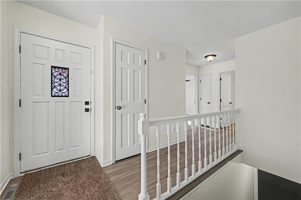 22284 Rosewood Street — photo 16