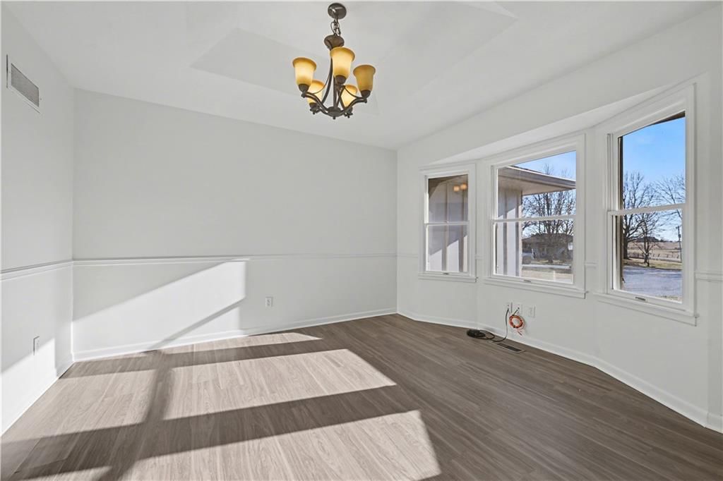 22284 Rosewood Street — photo 18