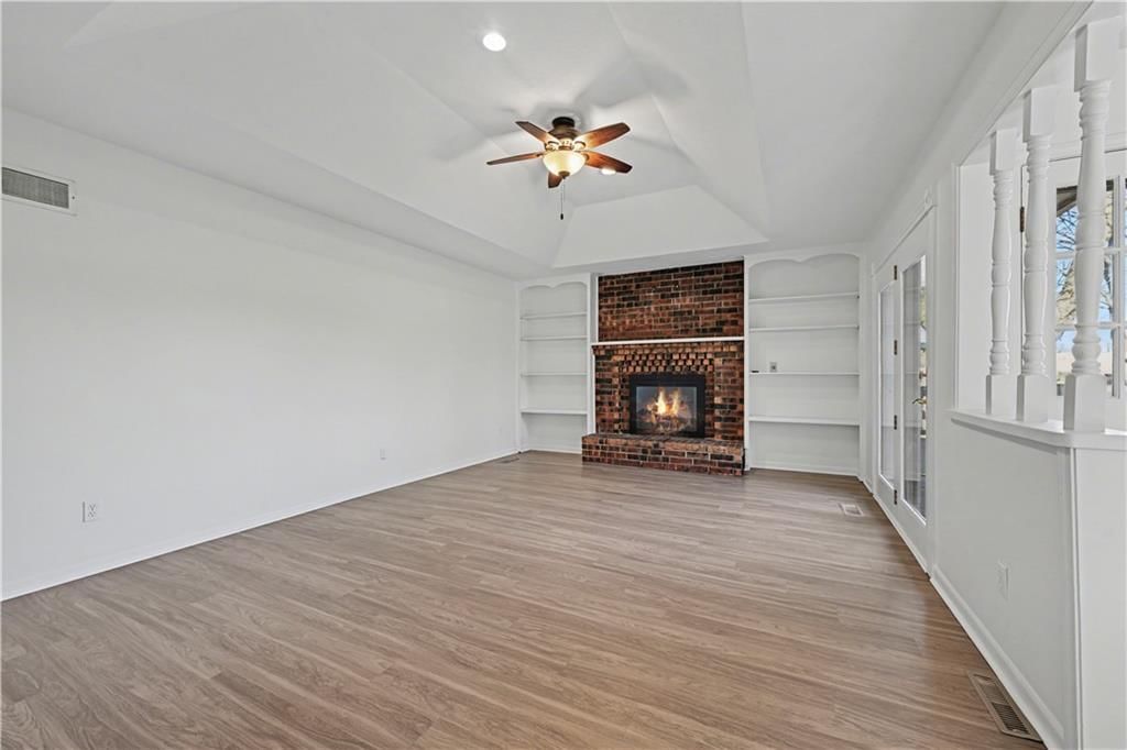 22284 Rosewood Street — photo 19