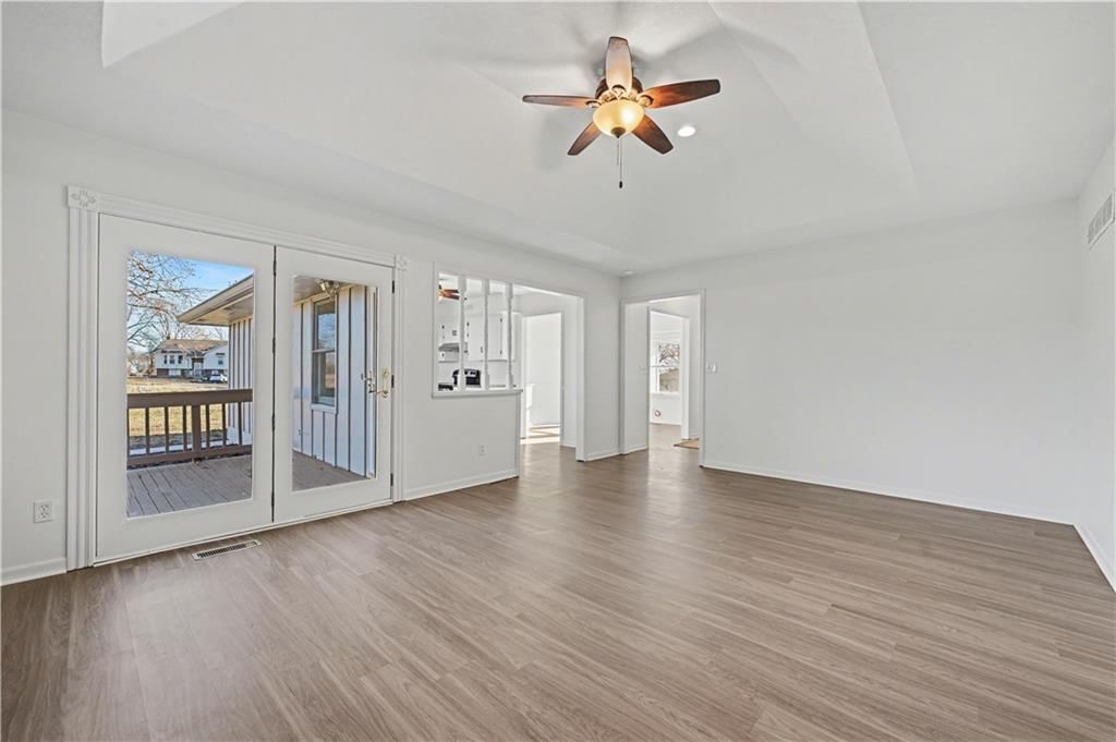 22284 Rosewood Street — photo 21