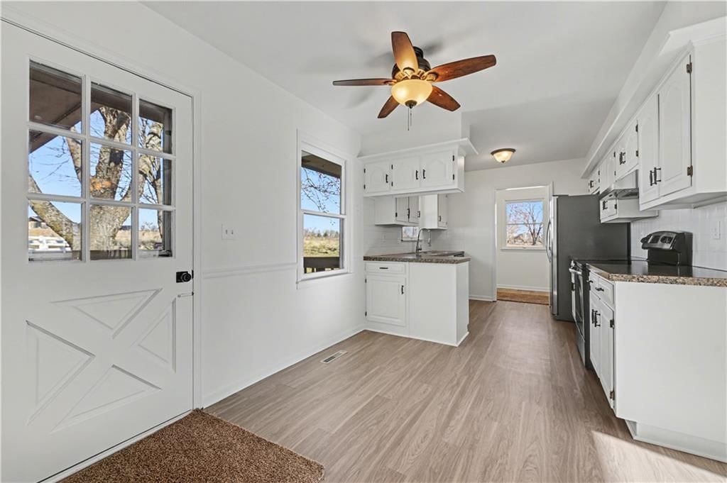 22284 Rosewood Street — photo 23