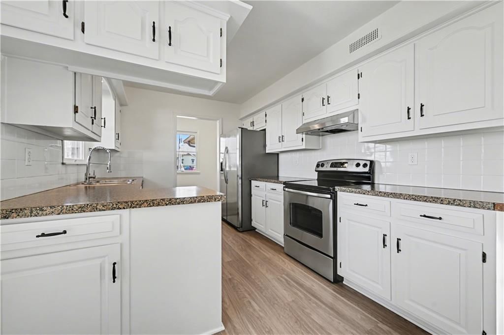 22284 Rosewood Street — photo 24