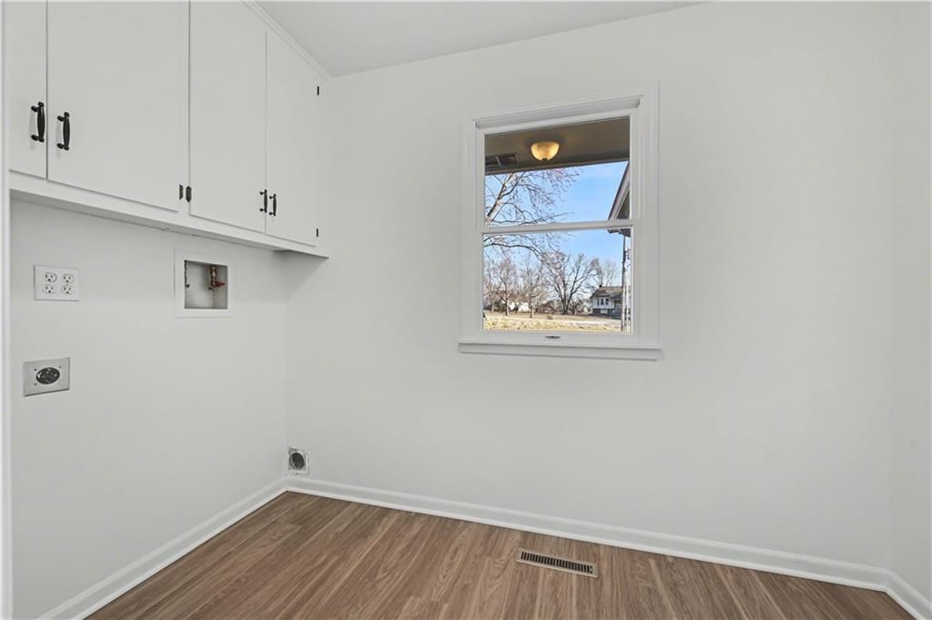 22284 Rosewood Street — photo 26