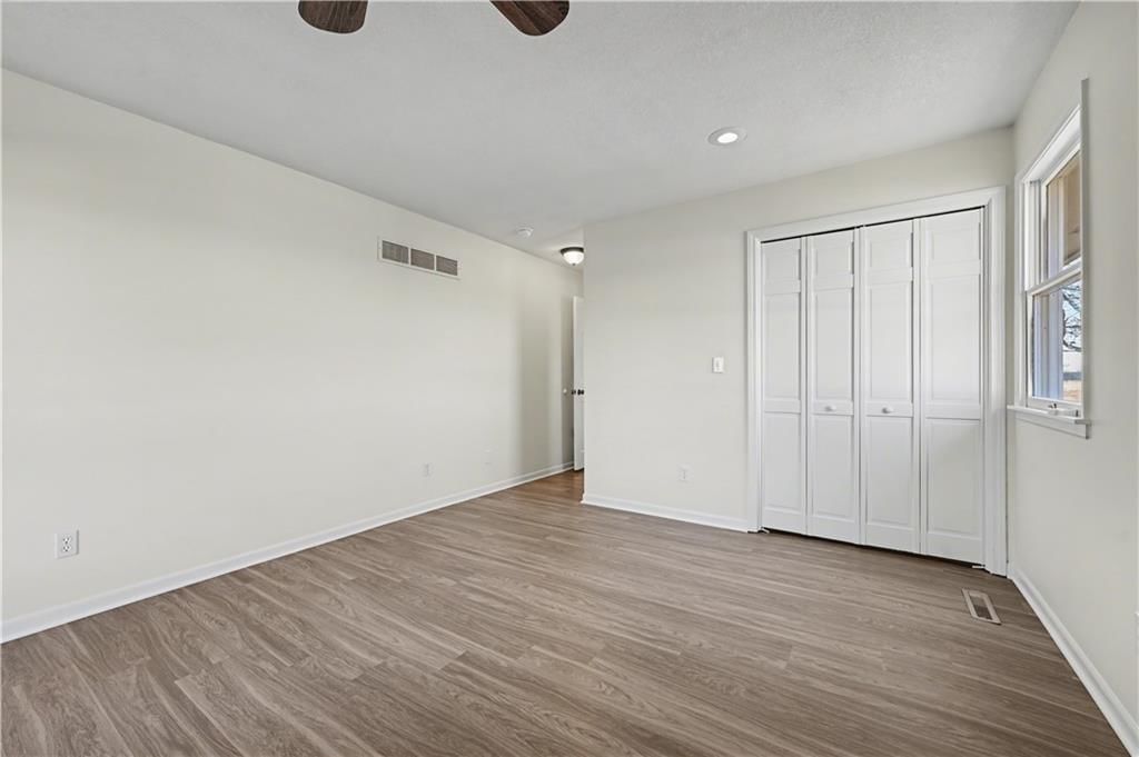 22284 Rosewood Street — photo 28