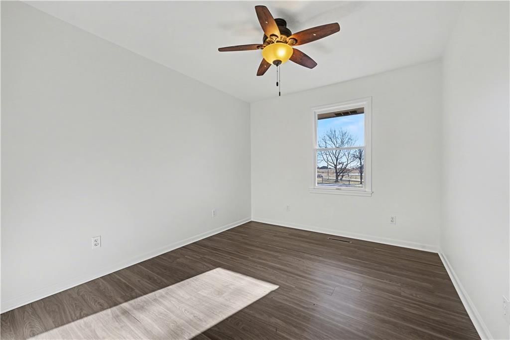 22284 Rosewood Street — photo 31