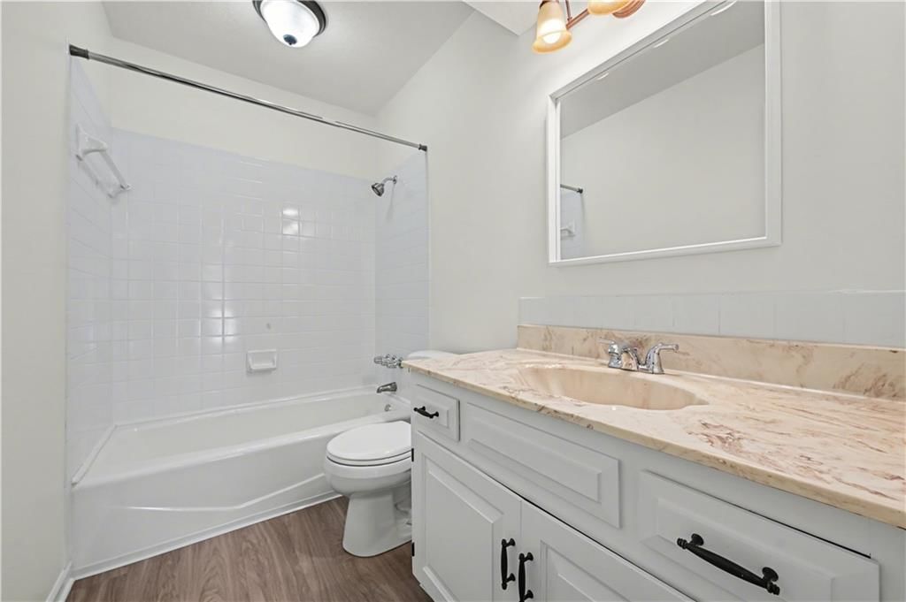 22284 Rosewood Street — photo 32