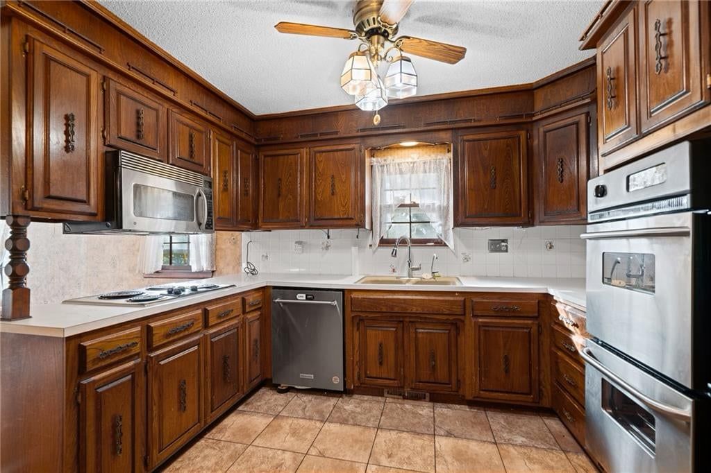 15116 Chestnut Street, Basehor, KS: listing photo 3