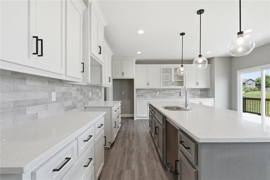 1114 SW Crabtree Circle — photo 13