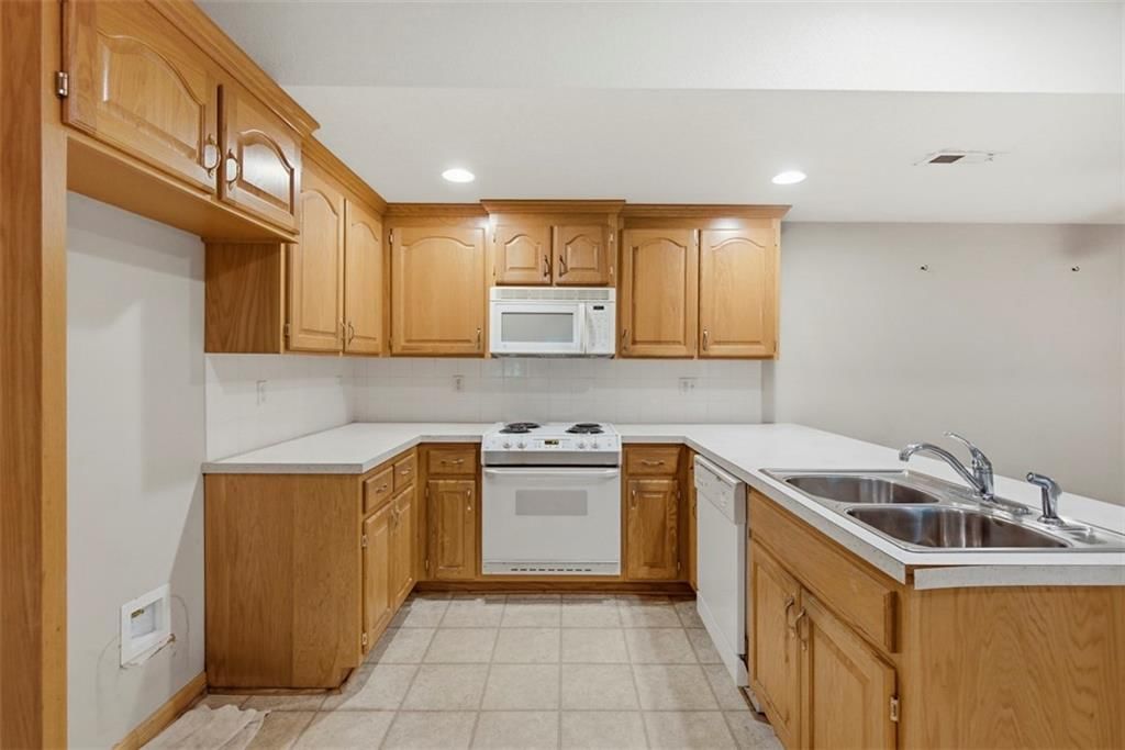 4809 W 162nd Street — photo 36