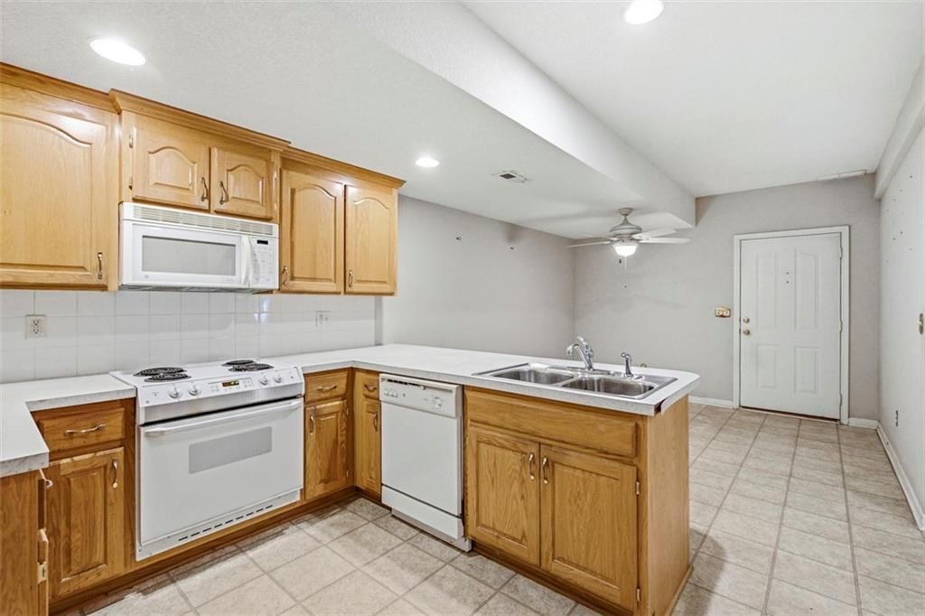 4809 W 162nd Street — photo 38