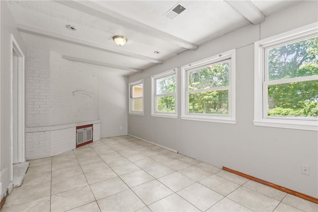 2726 S Crysler Avenue — photo 10