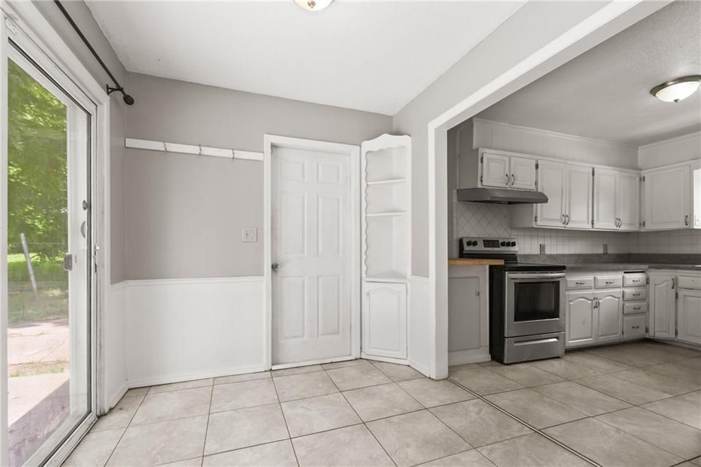 2726 S Crysler Avenue — photo 11
