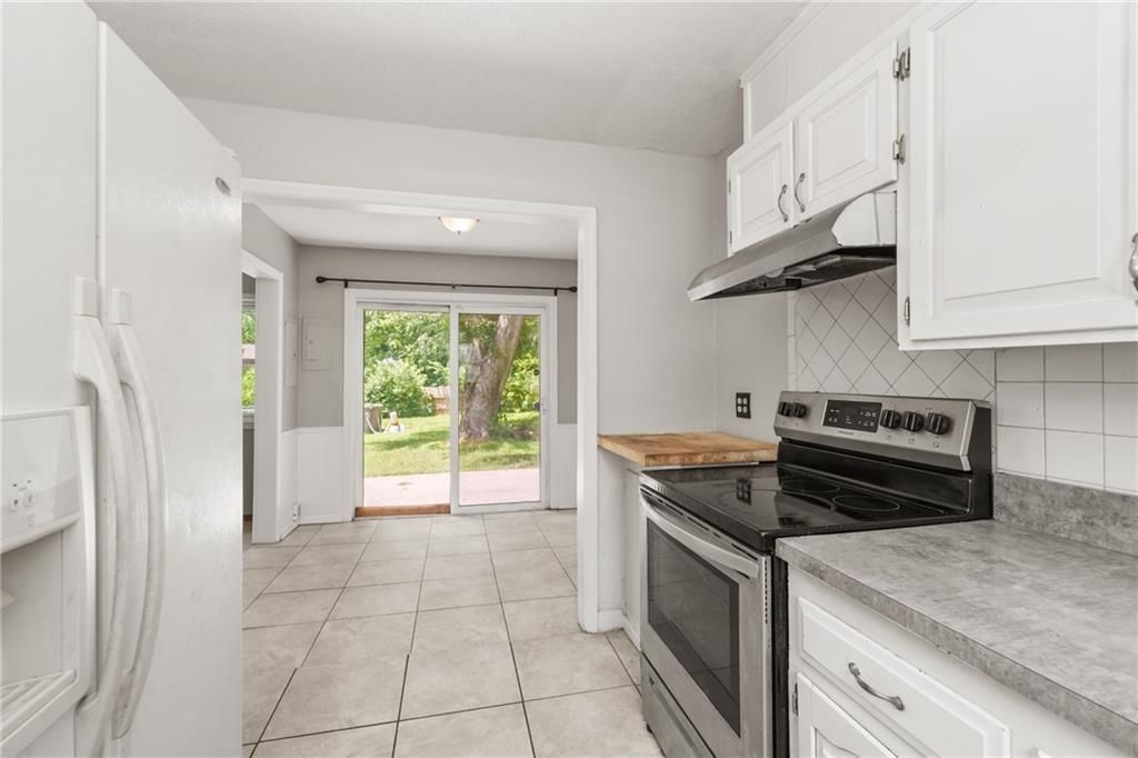 2726 S Crysler Avenue — photo 14