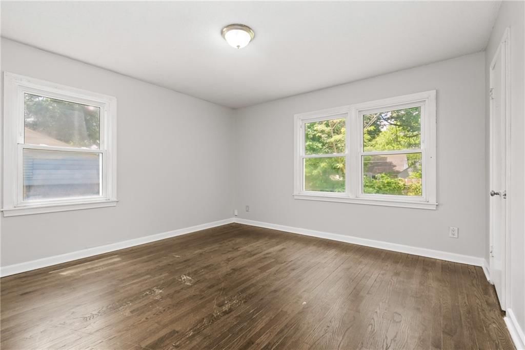 2726 S Crysler Avenue — photo 16