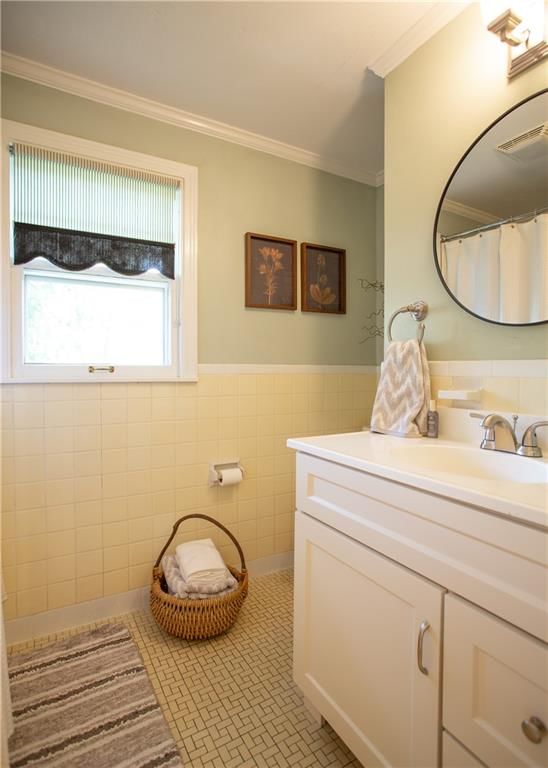 430 E 65th Terrace — photo 59
