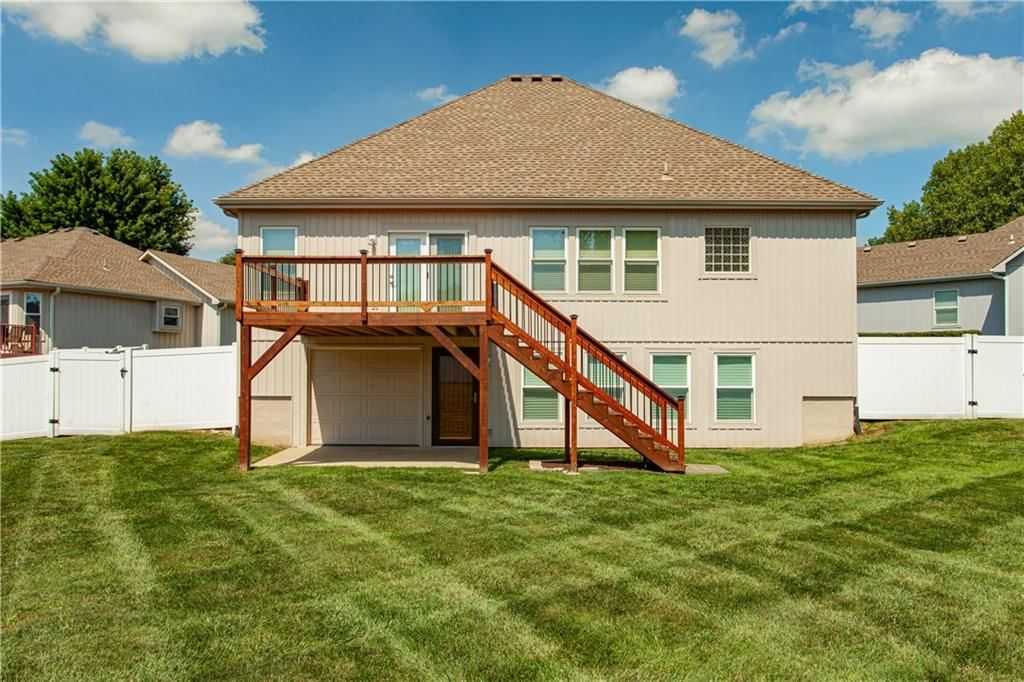 707 NW Baytree Circle — photo 4