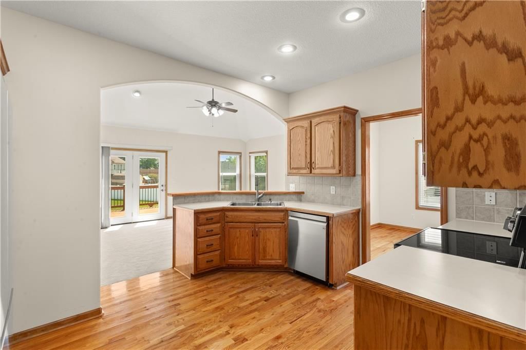 707 NW Baytree Circle — photo 21