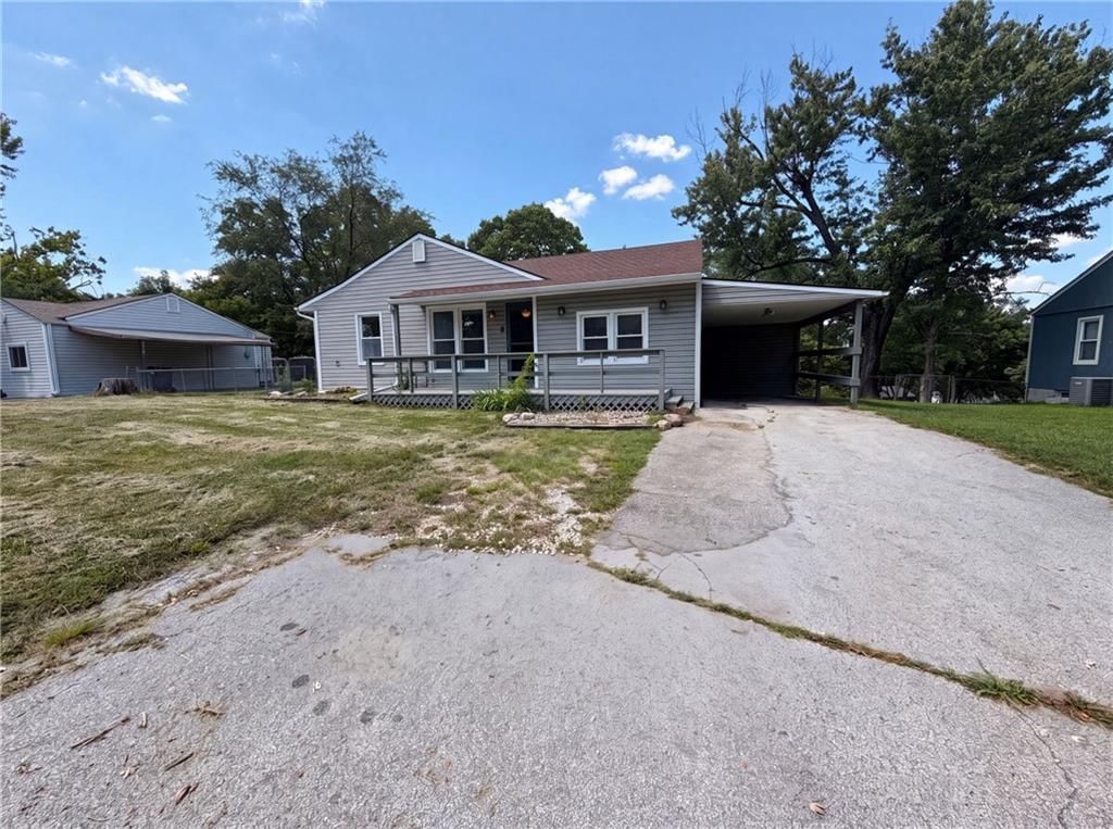 Photo 1 of 20 - 8104 N State Route 9 Highway, Kansas City, MO 64152