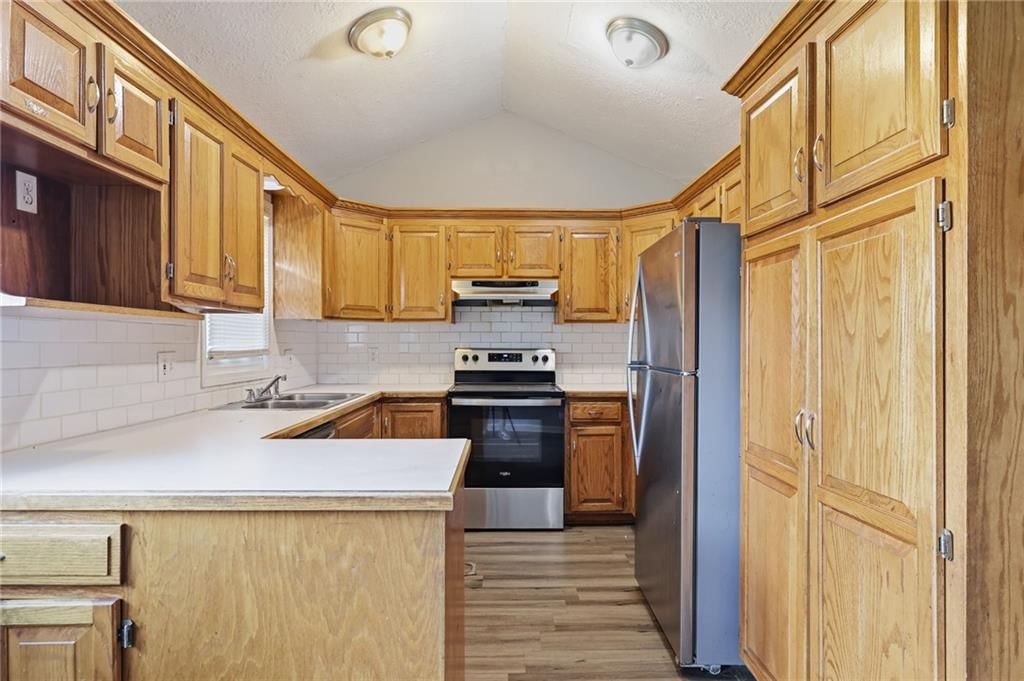 13211 Winchester Avenue — photo 9