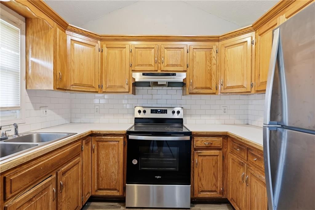 13211 Winchester Avenue — photo 10