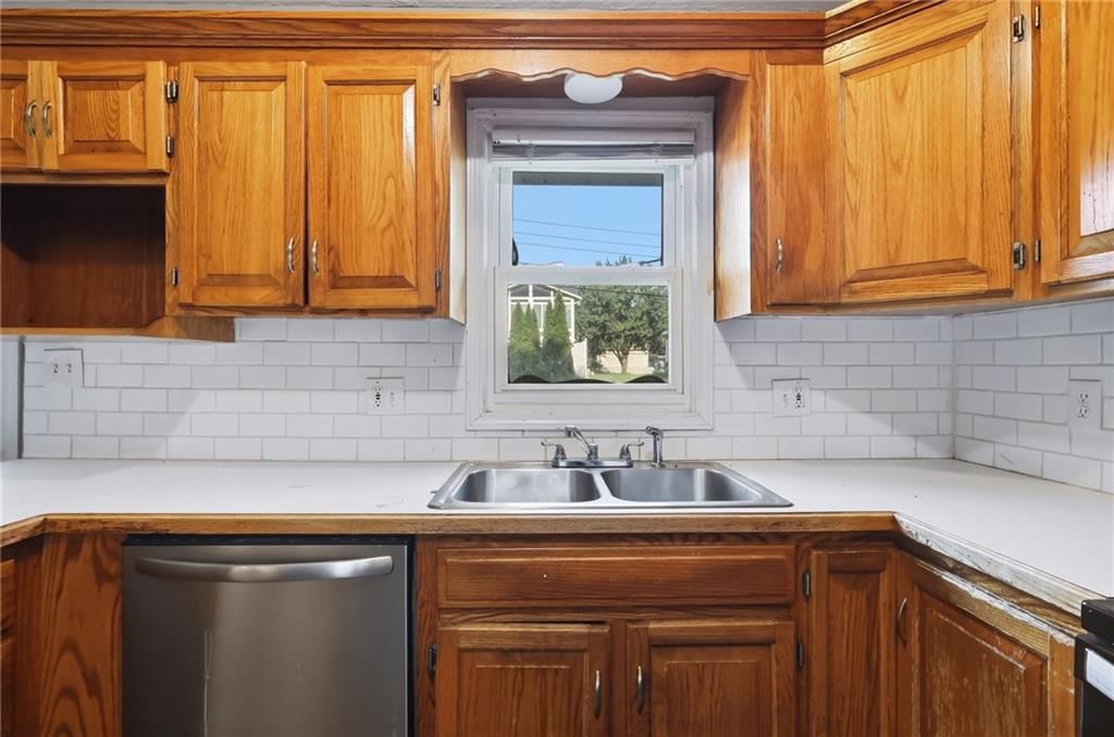 13211 Winchester Avenue — photo 11