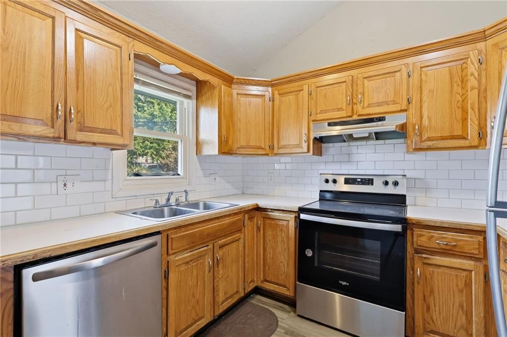 13211 Winchester Avenue — photo 12