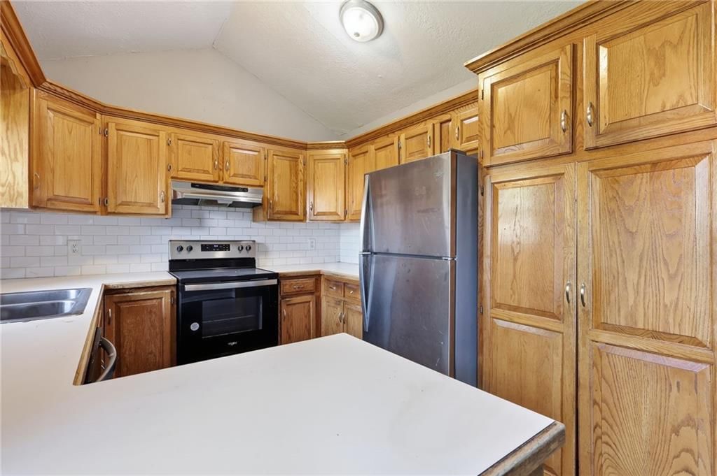 13211 Winchester Avenue — photo 14