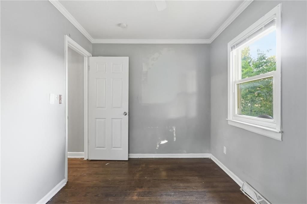 13211 Winchester Avenue — photo 21