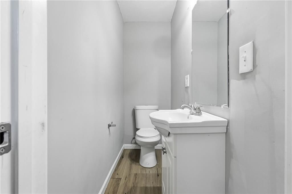 13211 Winchester Avenue — photo 24