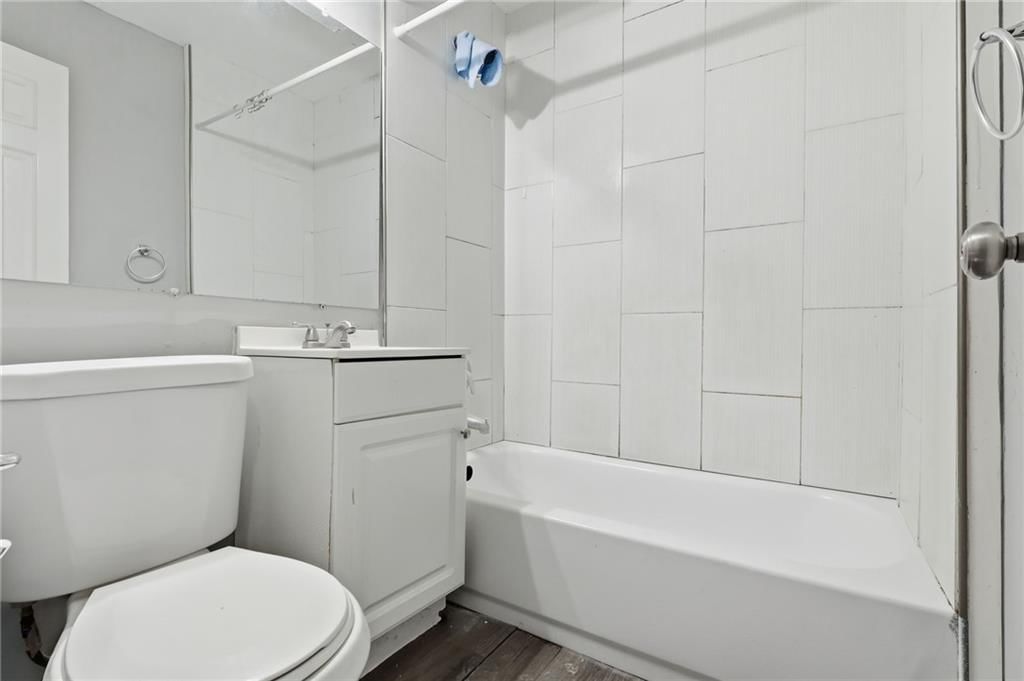 13211 Winchester Avenue — photo 26