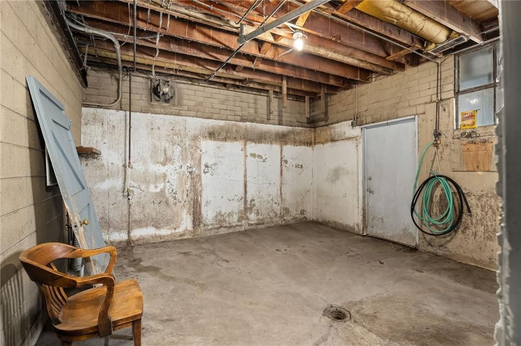 1011 Washingston Street — photo 32
