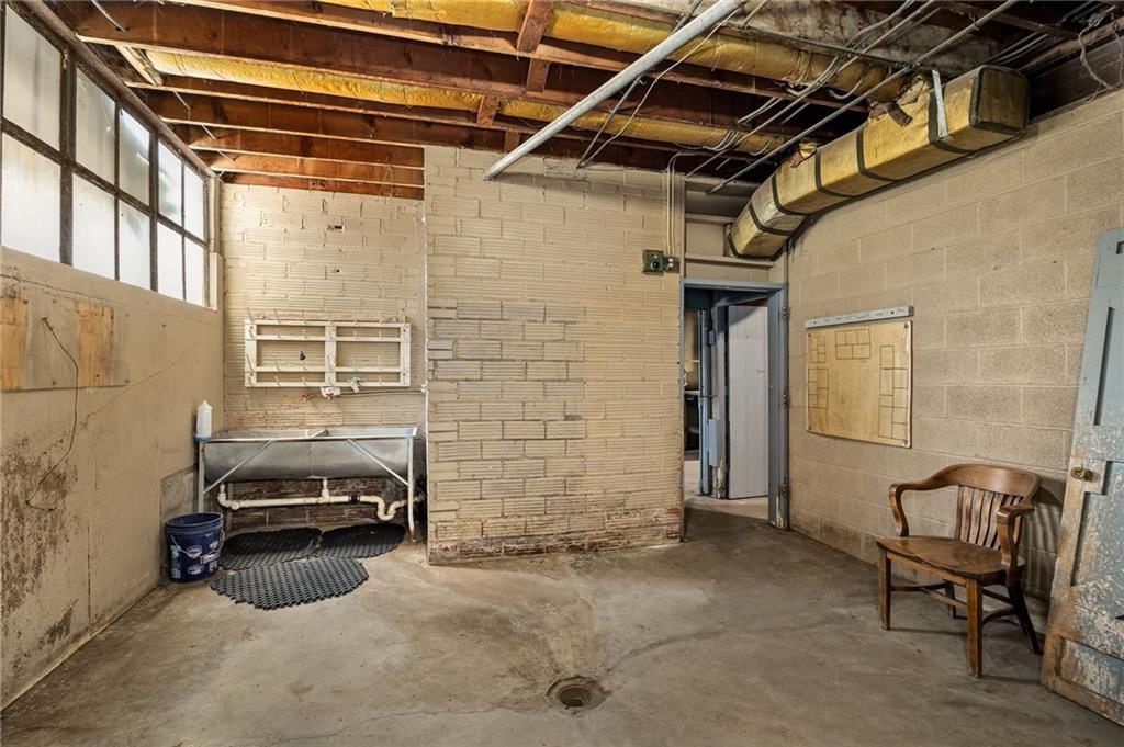 1011 Washingston Street — photo 33
