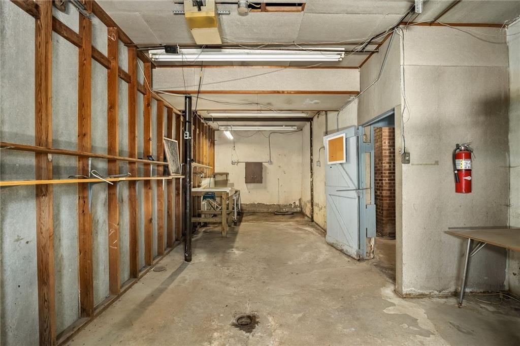 1011 Washingston Street — photo 34
