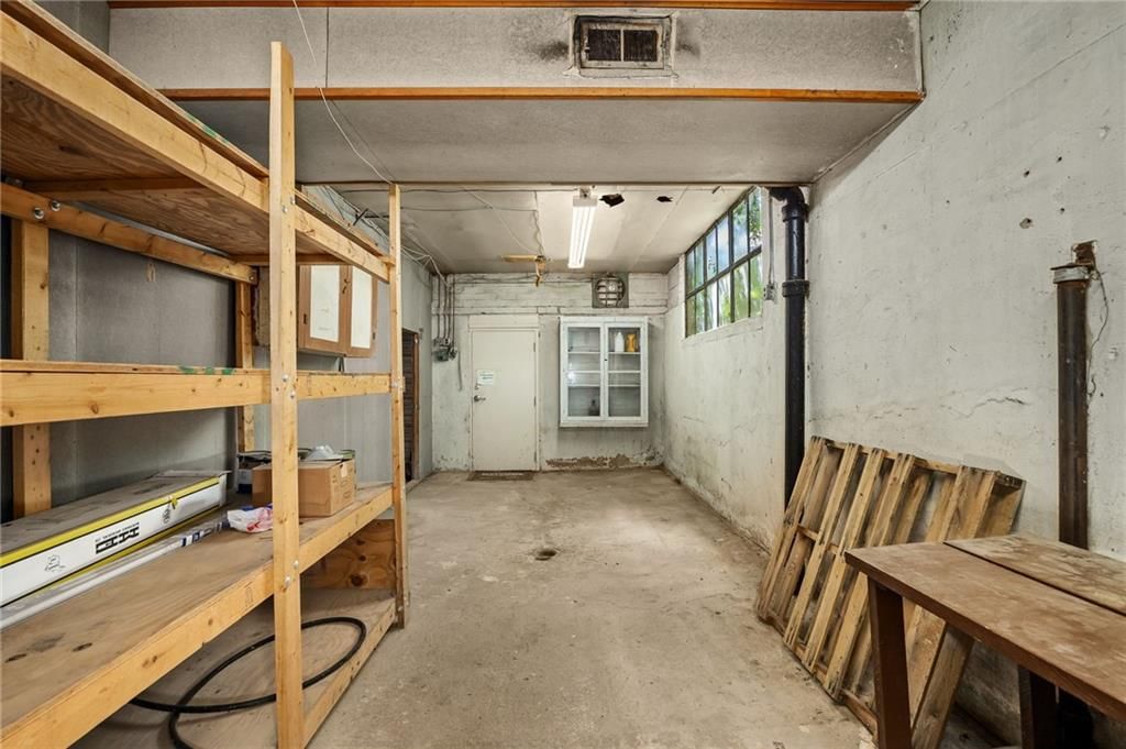 1011 Washingston Street — photo 37