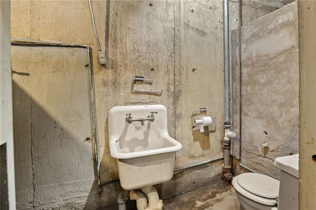 1011 Washingston Street — photo 38