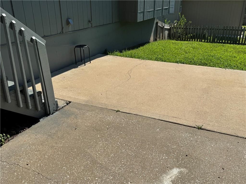 3704 NW Hidden Pointe Drive — photo 16