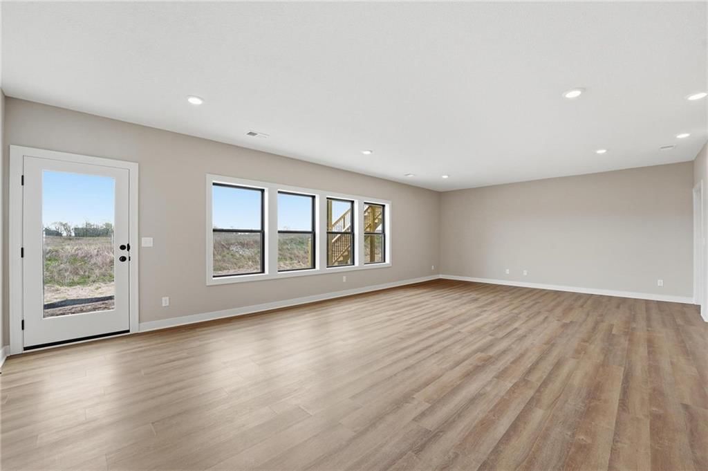 10503 N Liberty Street — photo 59