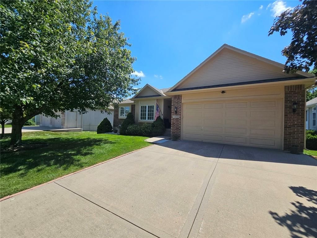 1915 Meadowlark Drive — photo 2